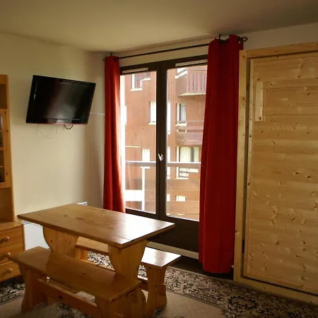 Studio Cabine Au Pied Des Pistes Avec Balcon Et Casier A Skis - Fr-1-557-13 Apartment *